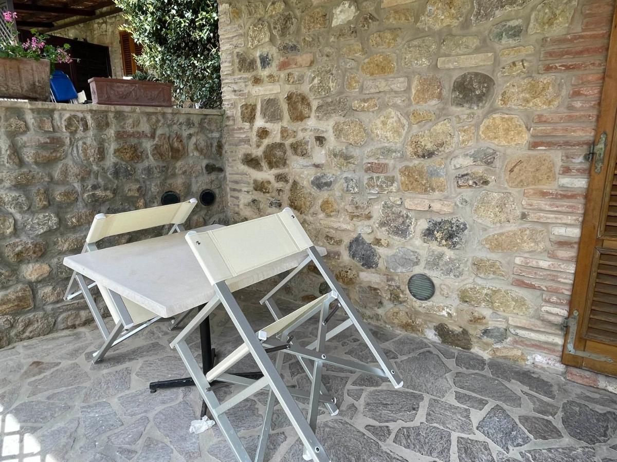 Casa Vacanza Le Case Сан-Джиминьяно Экстерьер фото